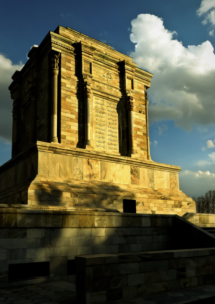 دورنمای آرامگاه فردوسی در طوس