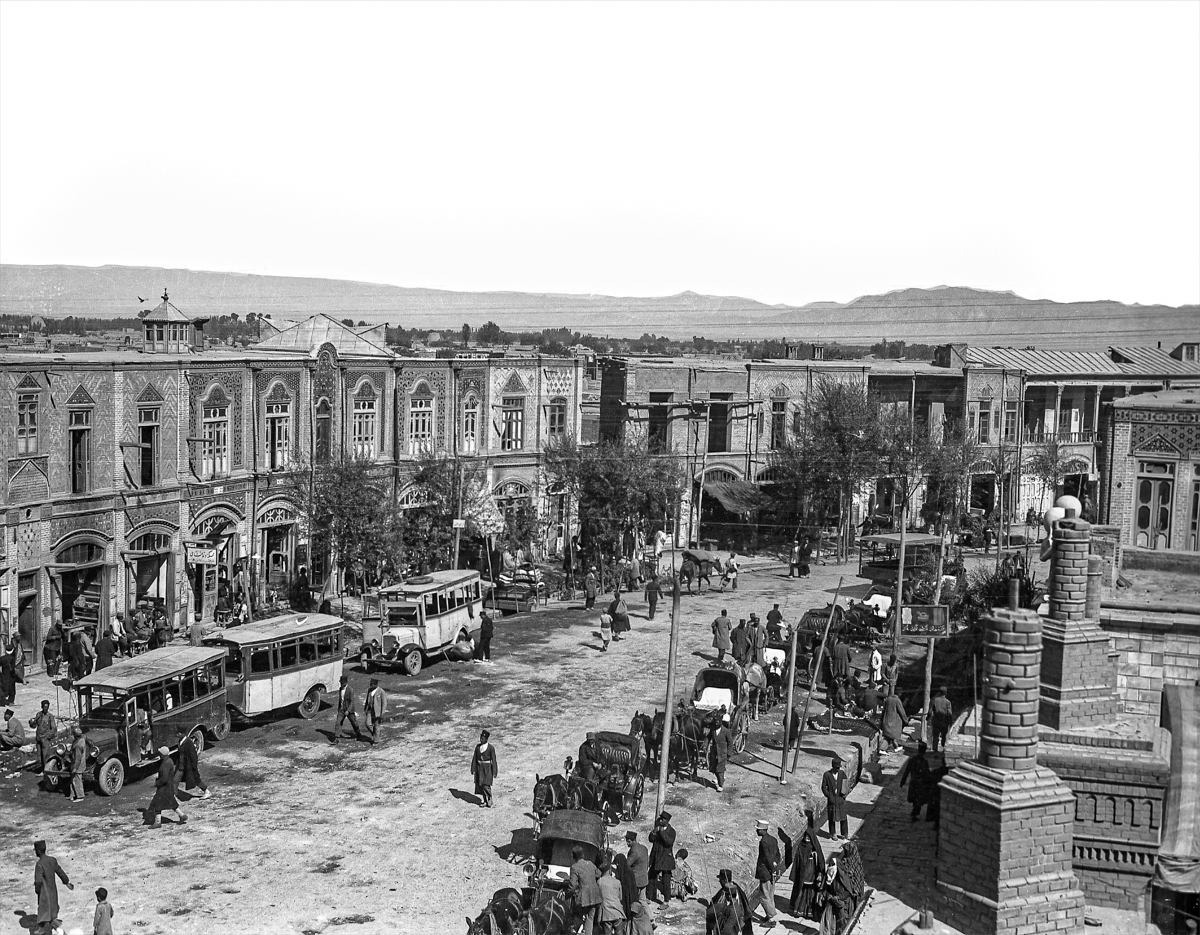  عکس: نمایی از خیابان فلکه جنوبی حرم امام رضا(ع)