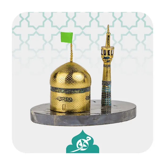 **"تندیس گنبد و گلدسته برنجی حرم امام رضا، نماد عظمت و زیبایی مذهبی، هدیه‌ای ارزشمند و معنوی."**