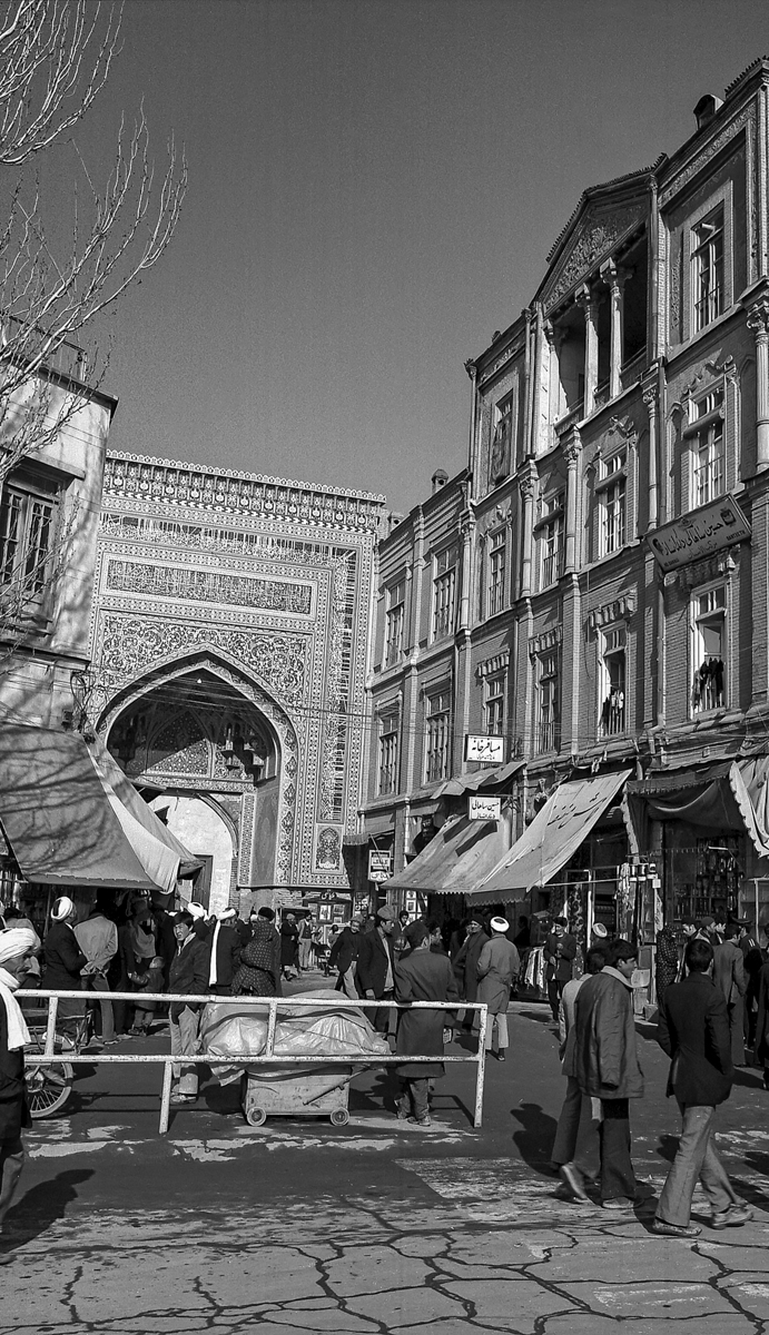 سر در ورودی ایوان شرقی صحن نو