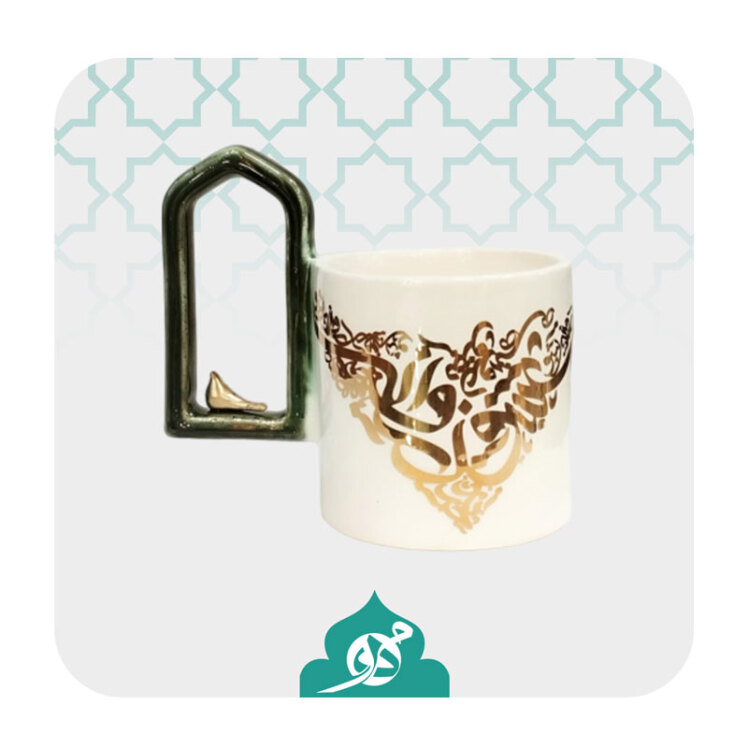 **"ماگ سرامیکی مرغ آمین، طراحی زیبا و معنوی برای لذت بردن از نوشیدنیها در هر لحظه."**