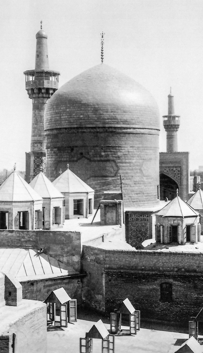 نمای گنبد ، گلدسته طلا و فضای پشت بام حرم امام رضا(ع)