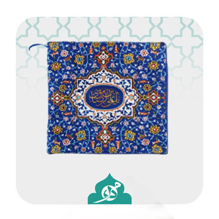 **"جانماز طرح کاشی‌کاری 20x20 سانتی‌متر، تزئینی زیبا و کاربردی برای عبادت و نماز خواندن."**