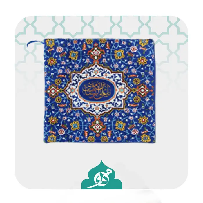 **"جانماز طرح کاشی‌کاری 20x20 سانتی‌متر، تزئینی زیبا و کاربردی برای عبادت و نماز خواندن."**